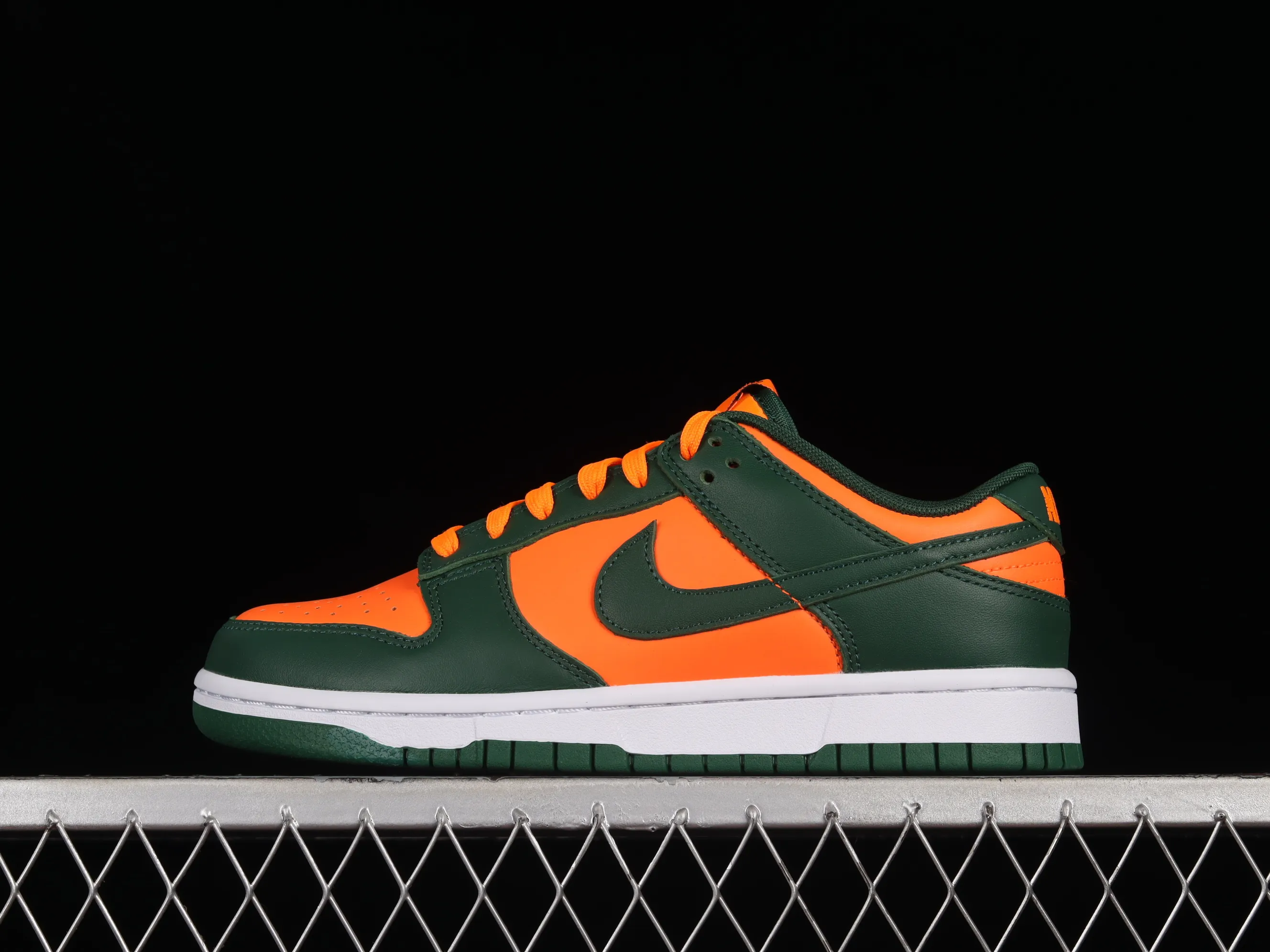 All categories Nk SB Dunk series Nk SB Dunk Low low-top sneakers C version Nk SB Dunk Low "Miami Hurricanes" orange green SB low-top casual sneakers DD1391-300